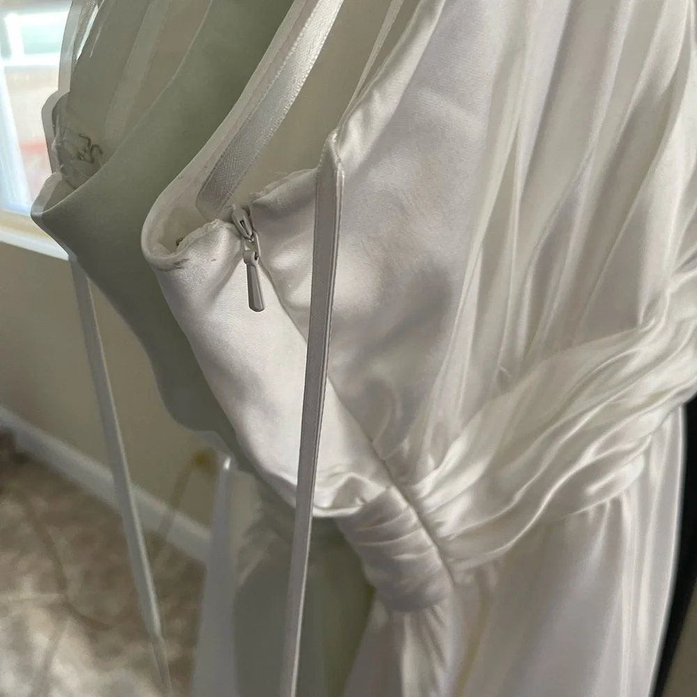 NWT Mac Duggal White One Shoulder‎ Cutout Charmeuse Gown Size 4